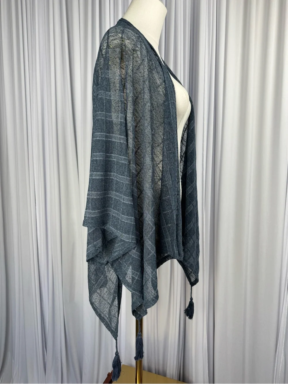 Lightweight Boho Charcoal Gray Open Front Shawl with Tassels Women's Size Small
